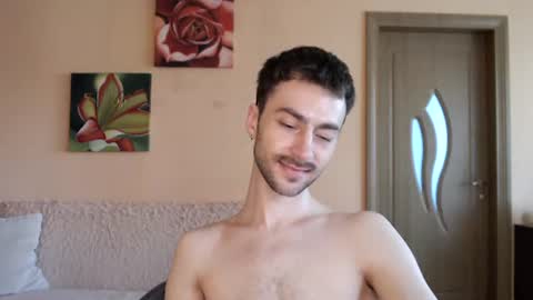 Tom online show from August 6, 12:37 pm