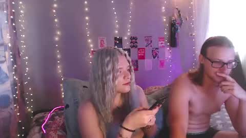 Melania and Mikey online show from August 9, 10:38 am