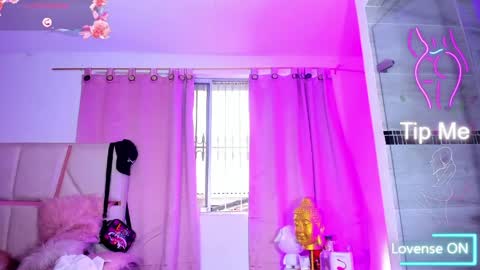 white_tsx online show from June 8, 11:38 am
