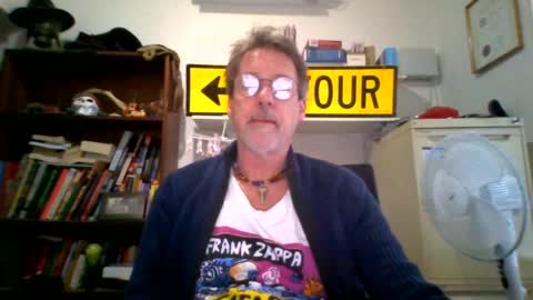 whiteboomer online show from August 9, 4:57 am