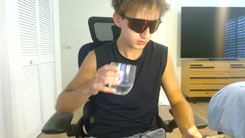 whiteboy770 online show from August 1, 9:54 pm