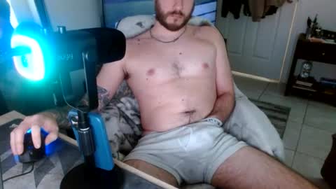 whitebubblebutt44 online show from August 8, 8:31 pm