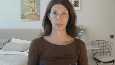 White Queen online show from August 12, 9:00 am