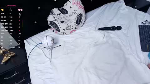 Laura online show from August 15, 2:26 am