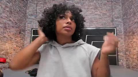wild_firee_ online show from July 9, 1:38 pm