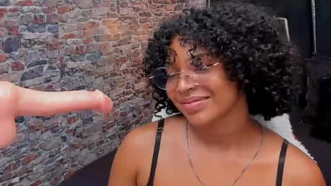 wild_firee_ online show from July 28, 2:45 pm