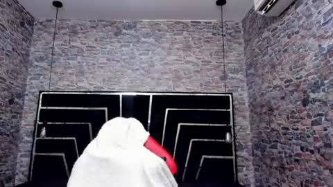 wild_firee_ online show from August 11, 3:25 pm