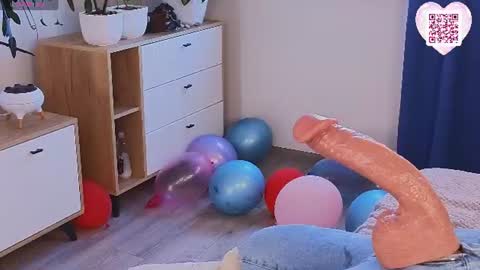 wild_hearttt online show from August 9, 1:12 pm