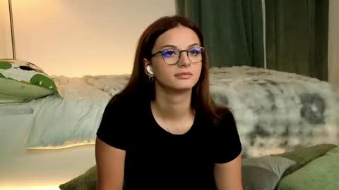 Daisy online show from August 10, 8:21 pm