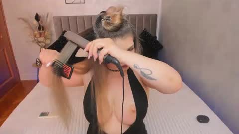 Miss Deea online show from August 15, 7:34 am