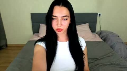 Alena online show from August 11, 4:20 pm