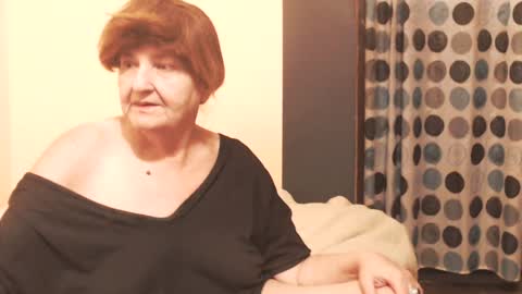 WildRedCat online show from August 15, 1:53 am