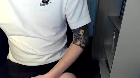 will3046 online show from April 17, 3:52 pm