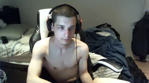 willfro_ online show from September 6, 4:07 am