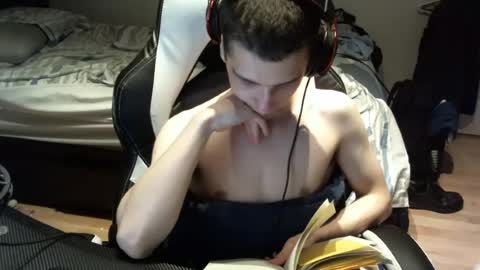 willfro_ online show from September 7, 3:34 am