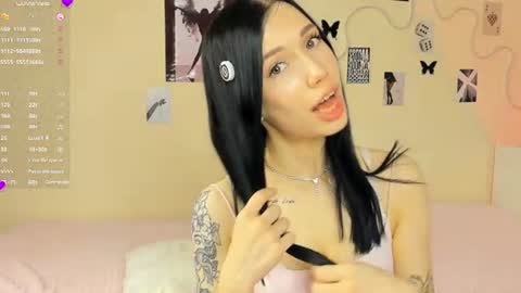Mia online show from August 10, 2:46 am