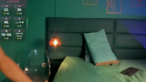 willturneer online show from August 9, 2:01 am