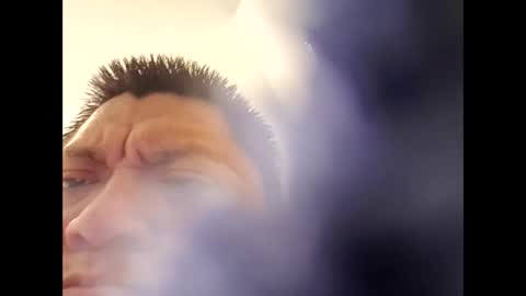 willy693214 online show from May 4, 10:42 am