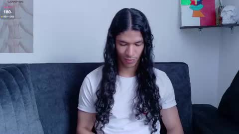 willy_veins online show from August 4, 8:17 pm