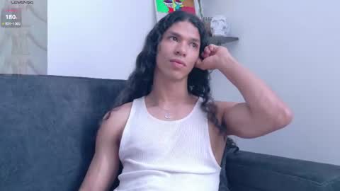 willy_veins online show from August 6, 7:24 pm