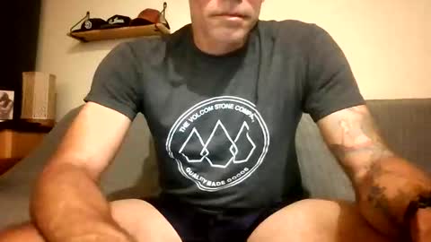 wingnutt765733 online show from March 17, 2:05 am