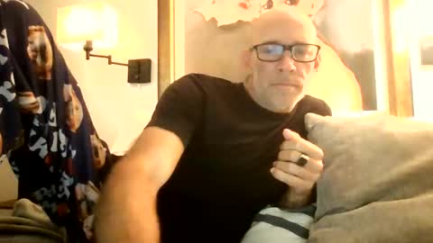 wingnutt765733 online show from April 3, 3:25 am