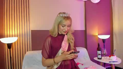 Wini Fer online show from July 4, 3:36 pm