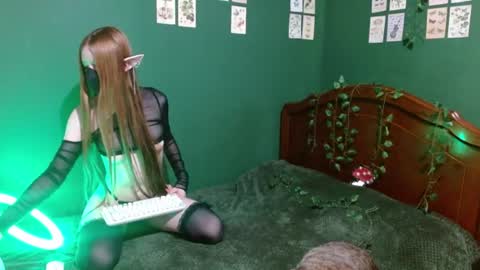 Winter online show from August 8, 4:23 am