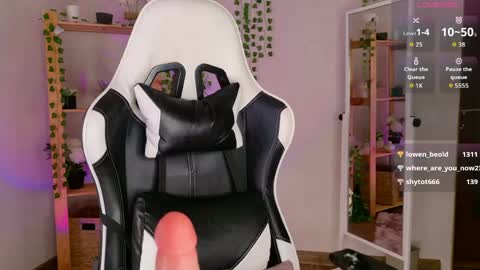 winterchloe online show from May 9, 7:44 am