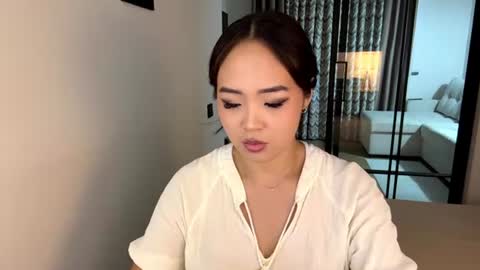 Amina online show from August 14, 2:10 pm
