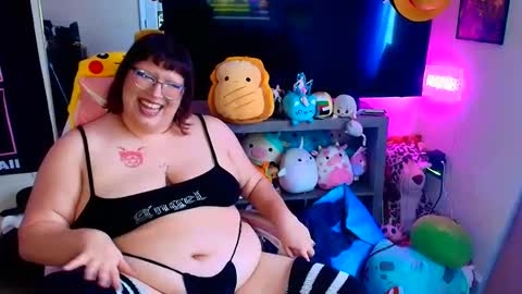winterplum121 online show from March 5, 7:32 pm