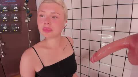 Sophie inst- sophie cringe  online show from August 18, 9:26 am