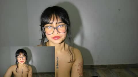 witch_3333 online show from August 5, 10:19 pm