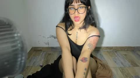 witch_3333 online show from August 11, 6:15 am