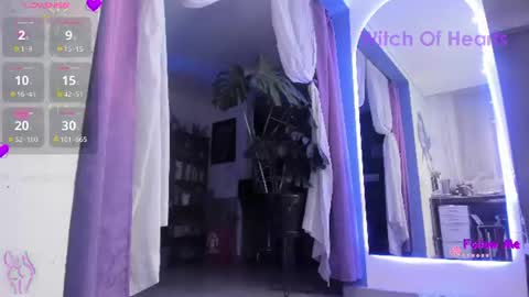     Luna Violeta  online show from June 14, 12:51 am
