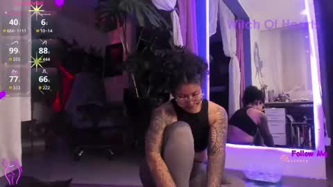     Luna Violeta  online show from June 14, 3:03 am