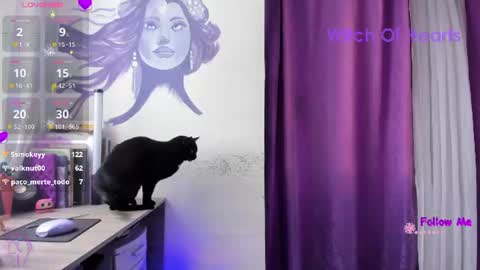     Luna Violeta  online show from June 20, 6:08 pm
