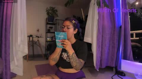     Luna Violeta  online show from July 4, 1:41 am