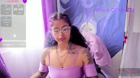     Luna Violeta  online show from August 16, 6:45 pm