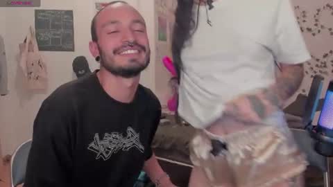 withinroomies333 online show from August 27, 5:59 am