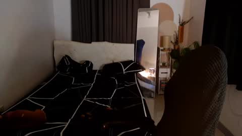 Camilla online show from August 7, 9:42 am