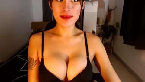 Camilla online show from August 11, 9:00 am