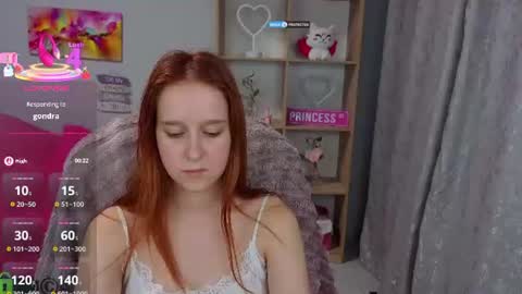 wow_emma_ online show from August 9, 4:41 pm