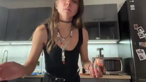 Beth online show from June 12, 9:33 pm