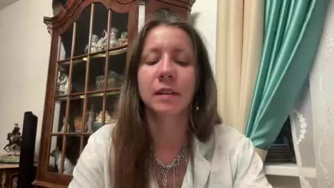 Beth online show from August 12, 4:42 pm