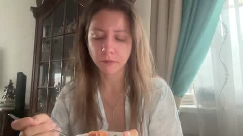 Beth online show from August 13, 3:09 am