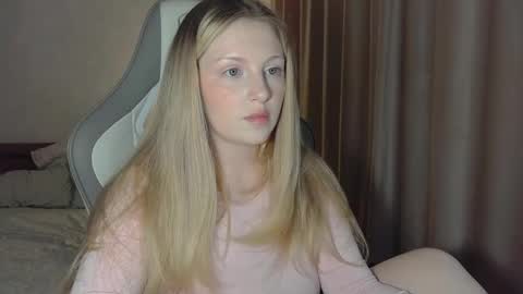 x__ivy_x online show from April 23, 6:22 pm