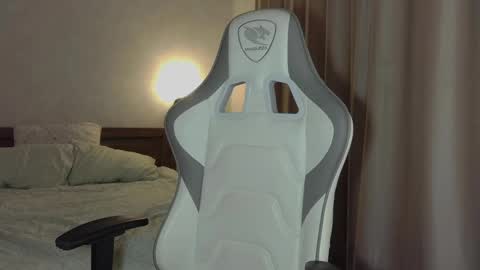 x__ivy_x online show from April 25, 6:14 pm