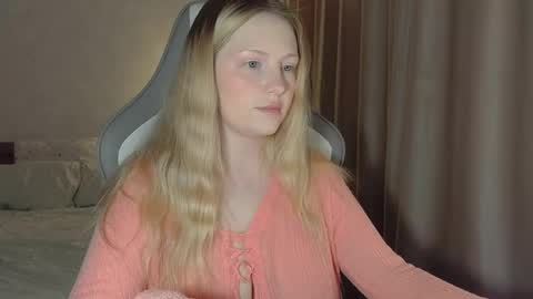 x__ivy_x online show from April 25, 7:20 pm