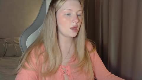 x__ivy_x online show from April 28, 5:36 pm